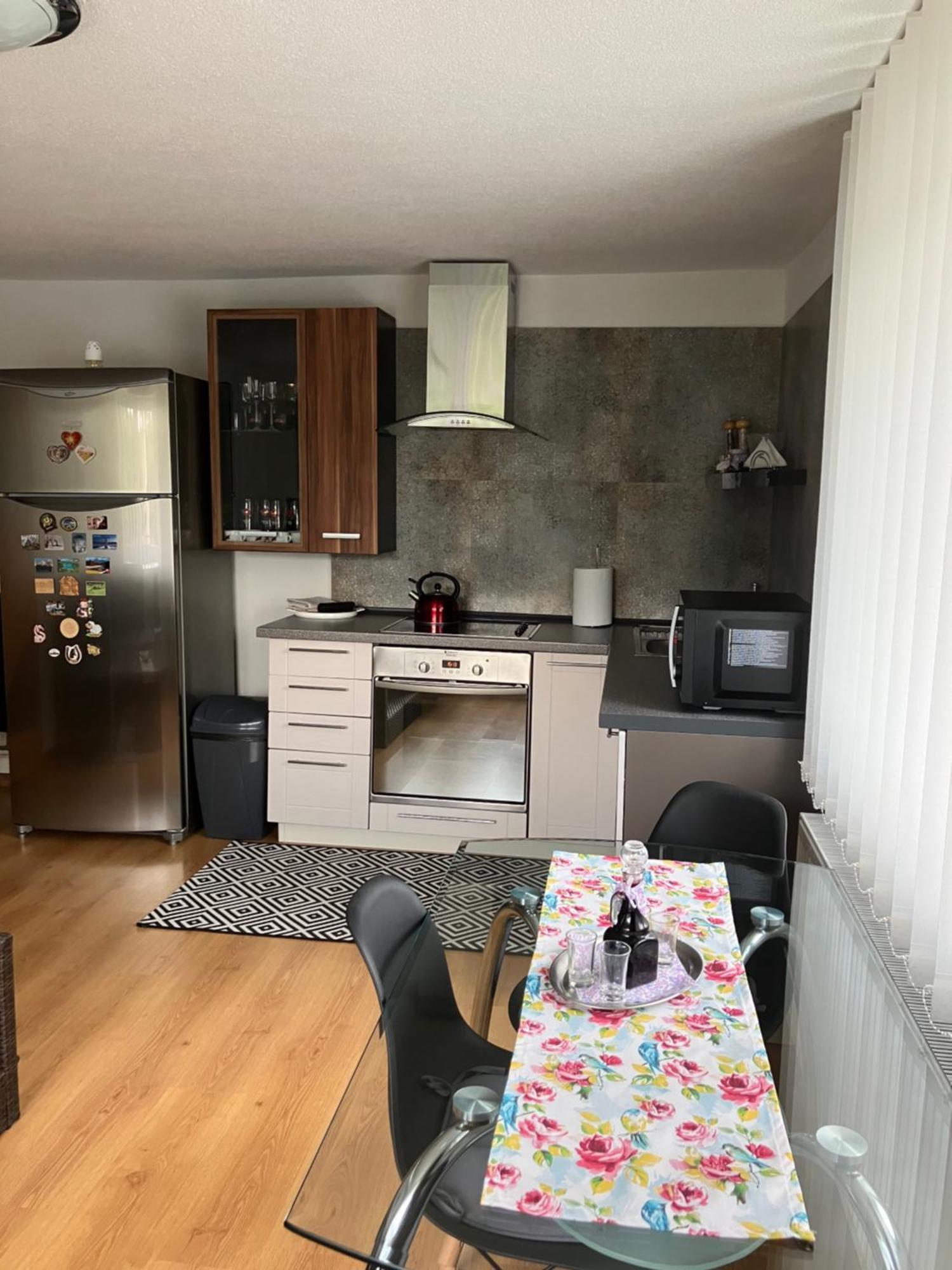 Huty Apartman Karin מראה חיצוני תמונה